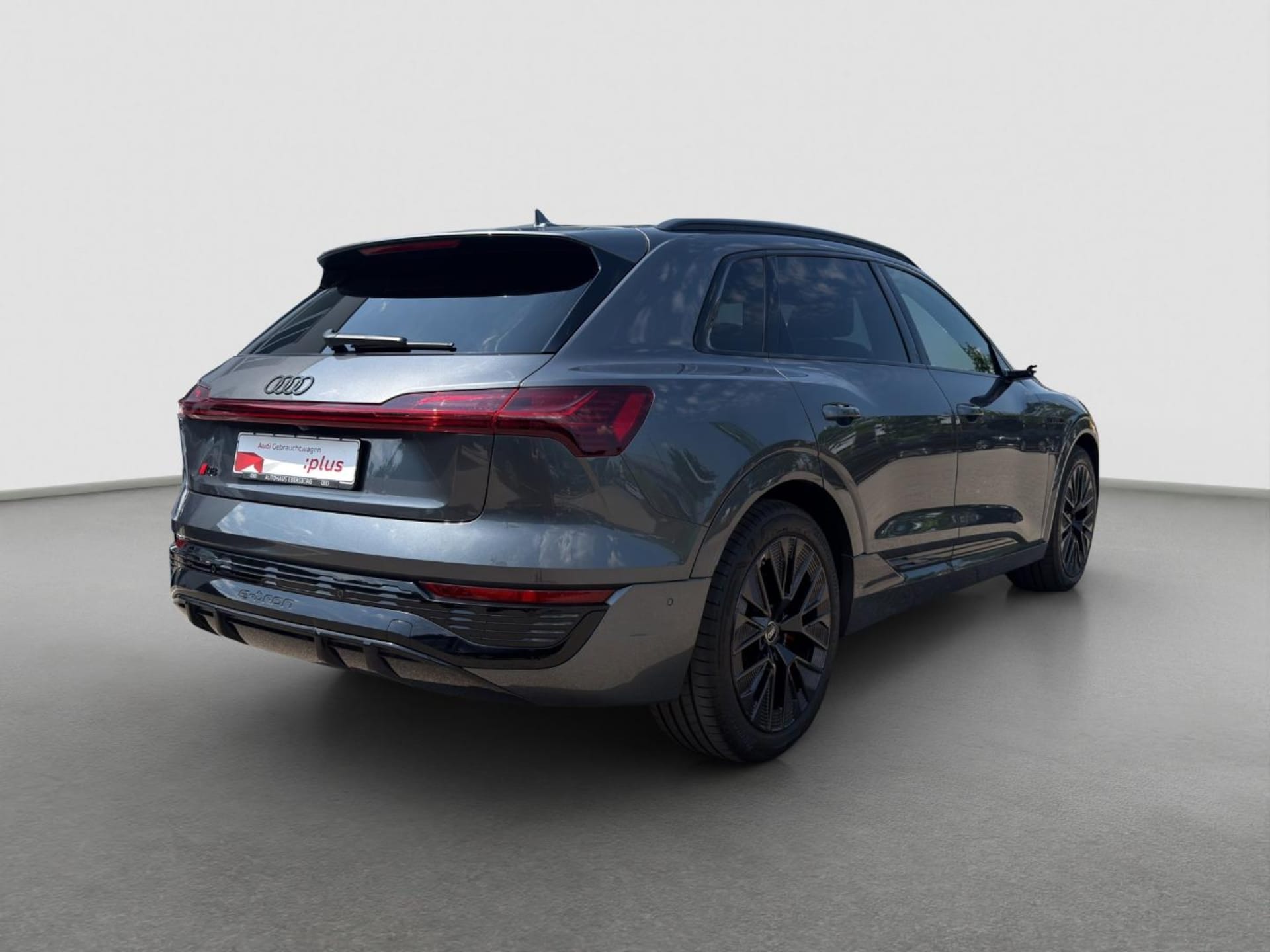 Audi Q8 e-tron S line