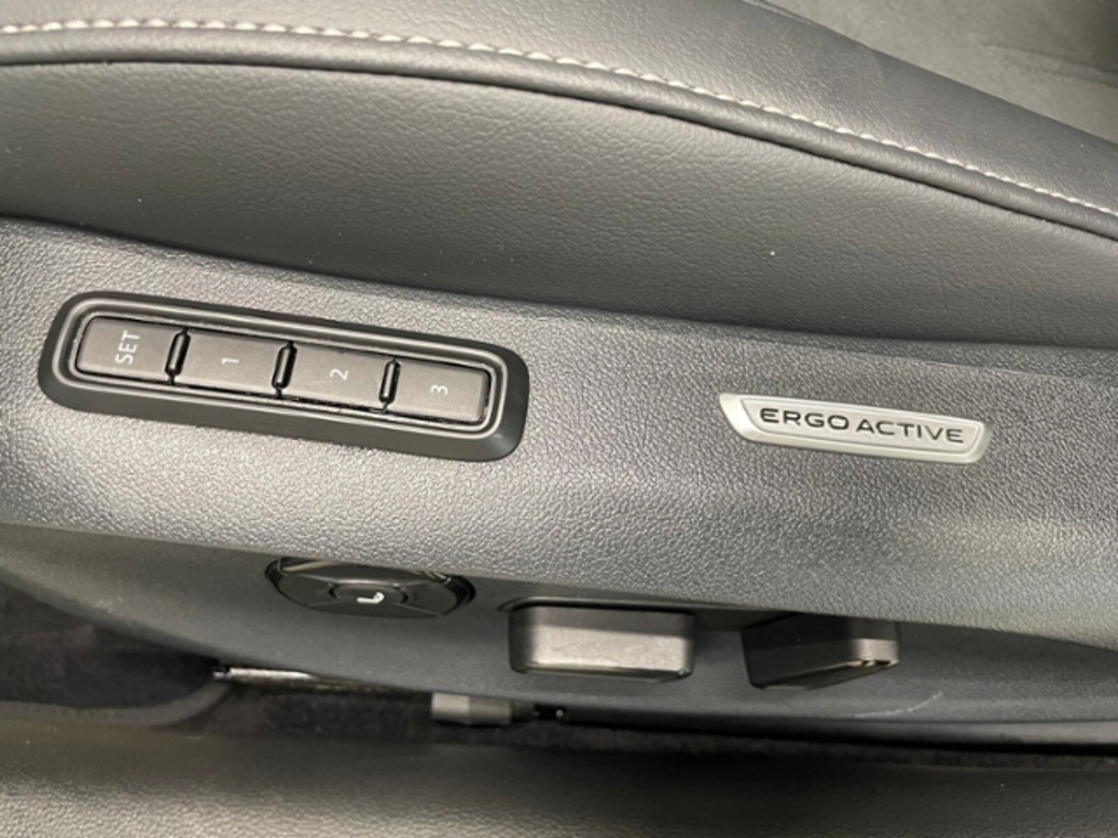 Volkswagen Passat – Bild 23