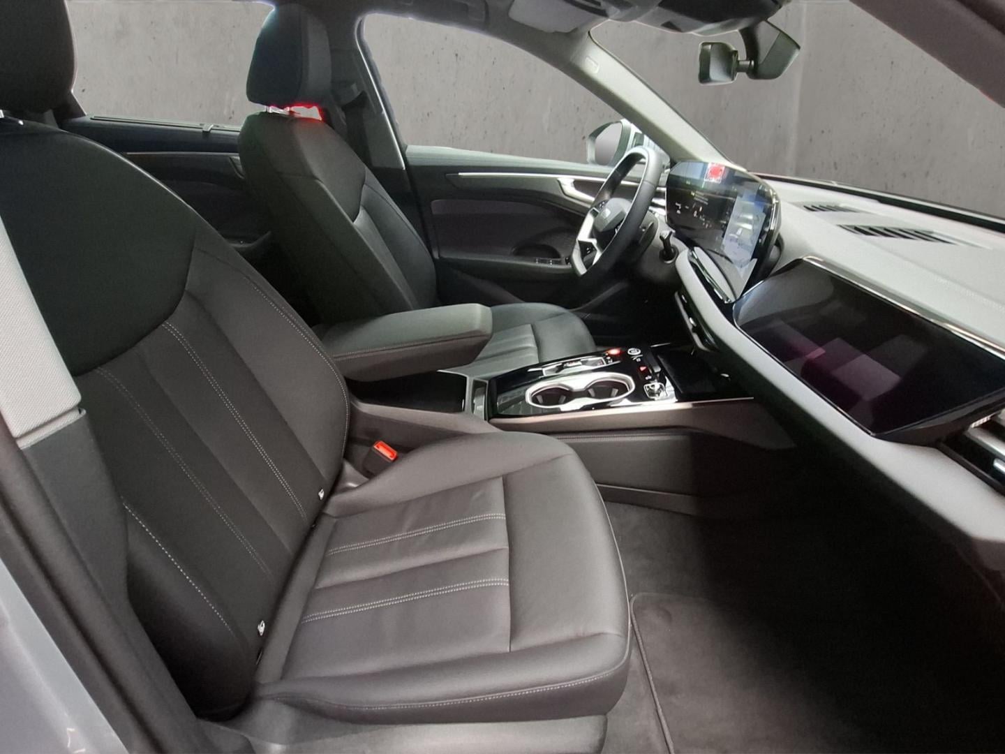 Bild über Audi A6 Avant TDI 150 kW S tronic - für weitere Informationen kontaktieren Sie den Audi Partner