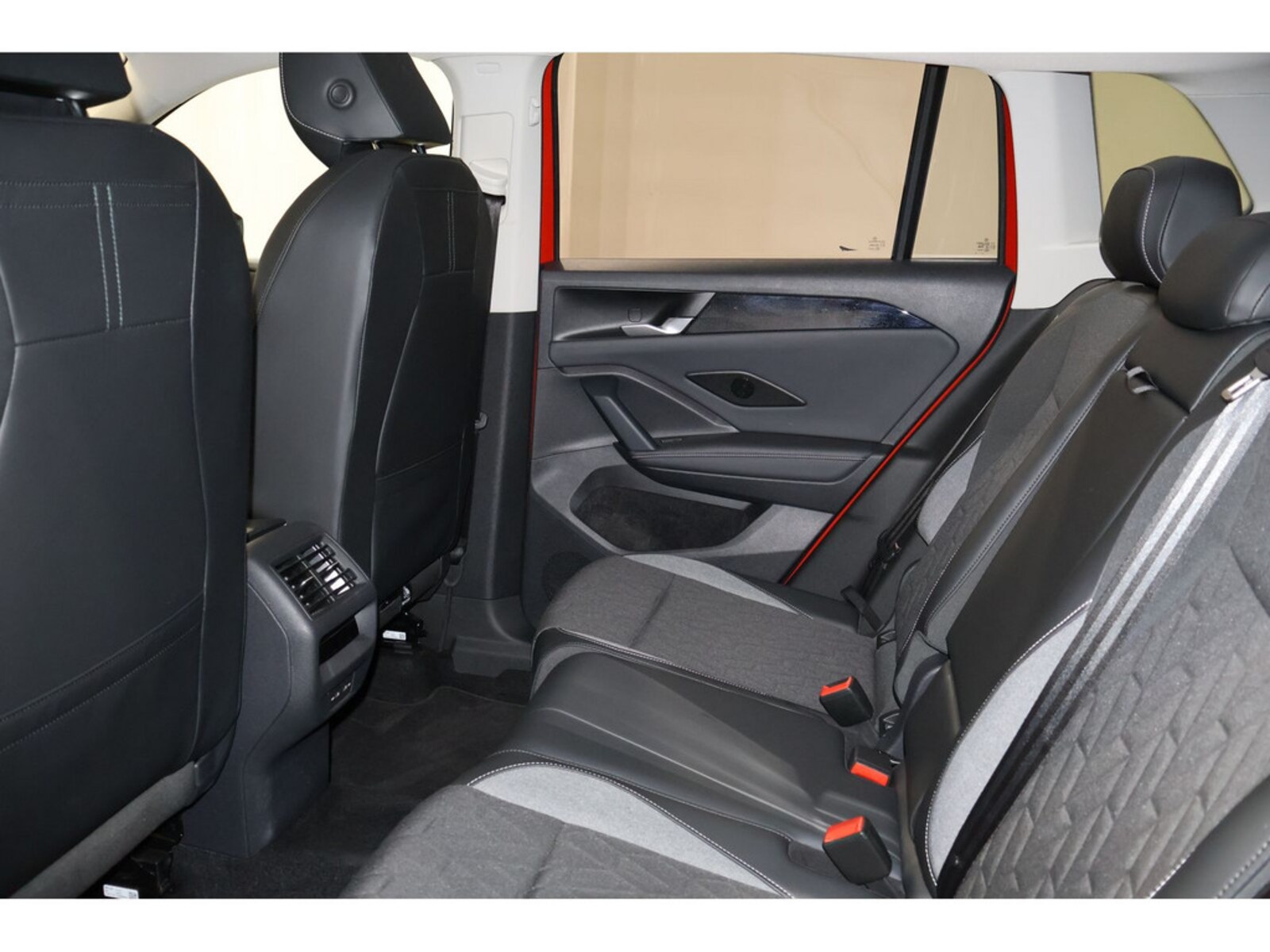Volkswagen Tiguan – Bild 15