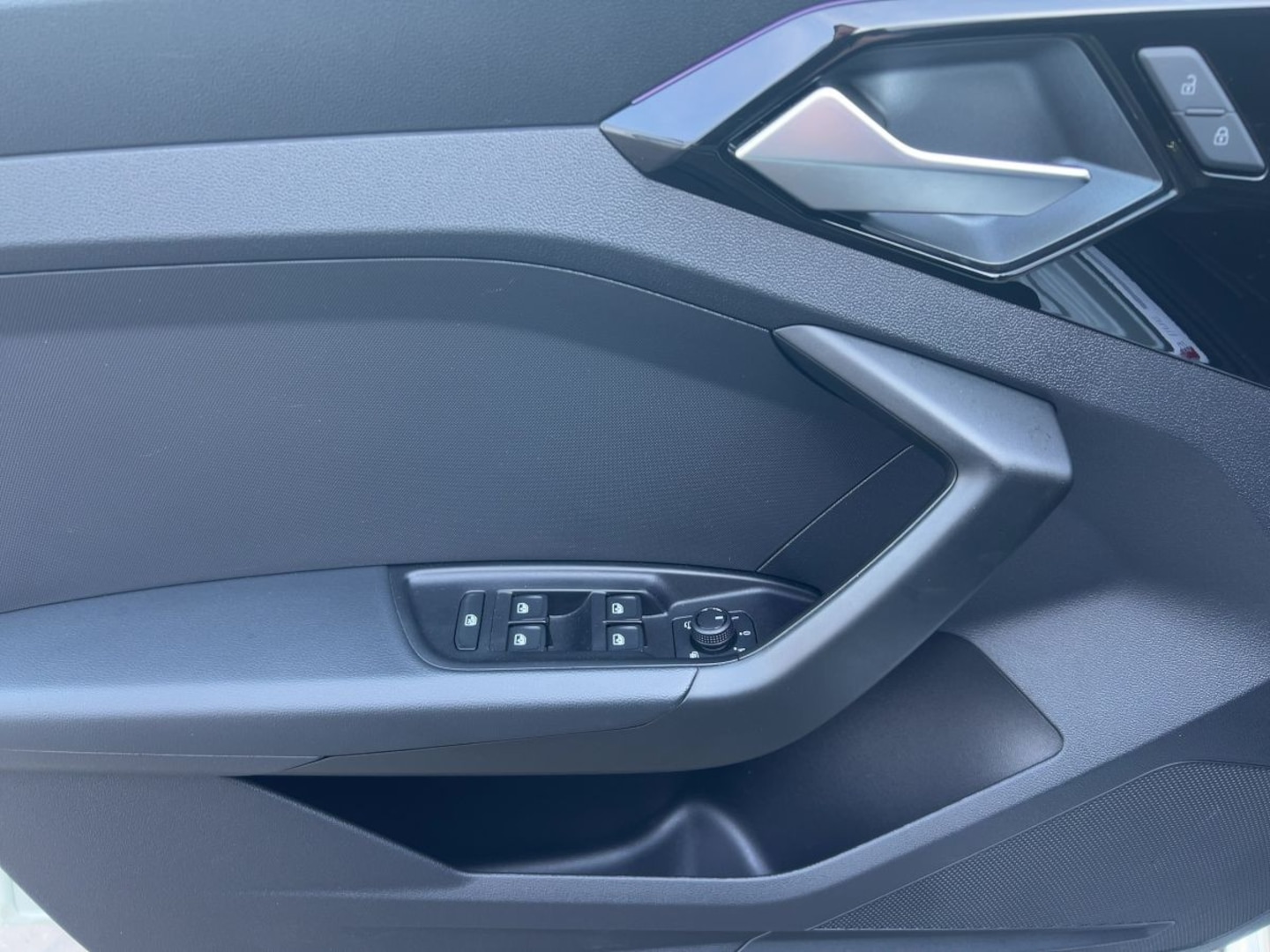 Bild über Audi A1 Sportback S line 35 TFSI S tronic - für weitere Informationen kontaktieren Sie den Audi Partner