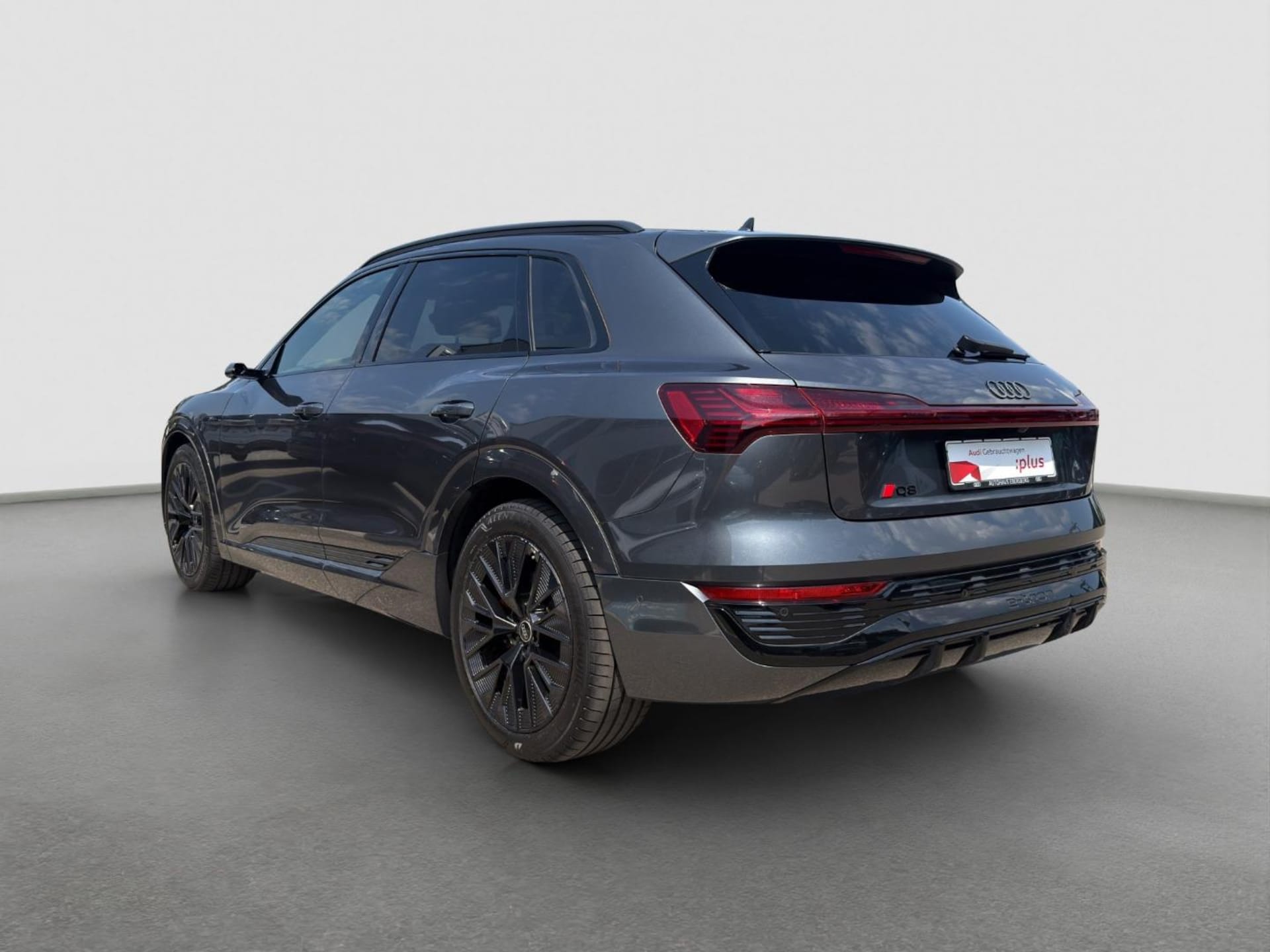 Audi Q8 e-tron S line