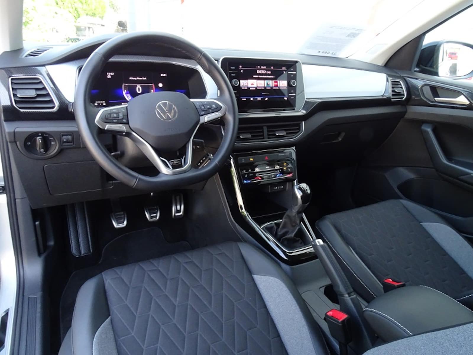 Volkswagen T-Cross – Bild 10