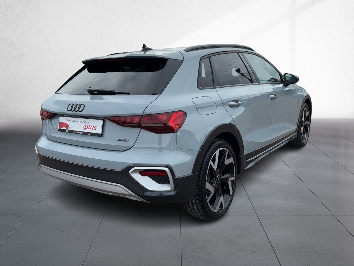 Bild über Audi A3 allstreet TFSI quattro S tronic - für weitere Informationen kontaktieren Sie den Audi Partner