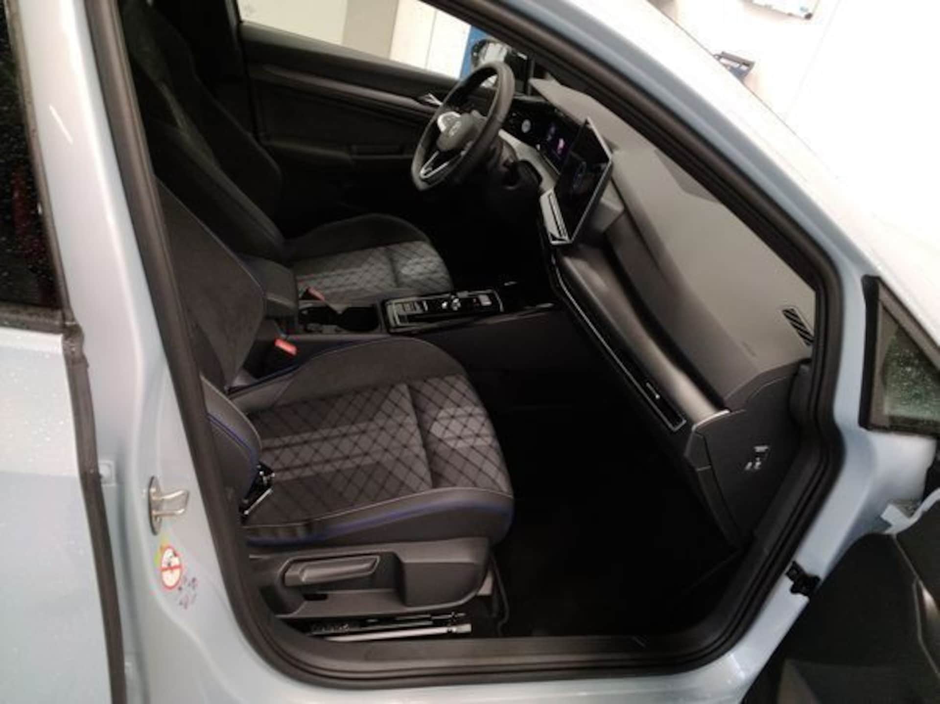 Volkswagen Golf Variant R-Line