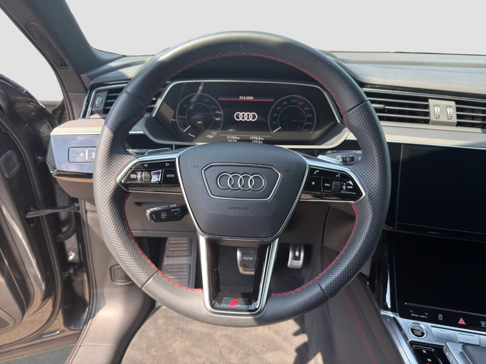 Audi Q8 e-tron S line