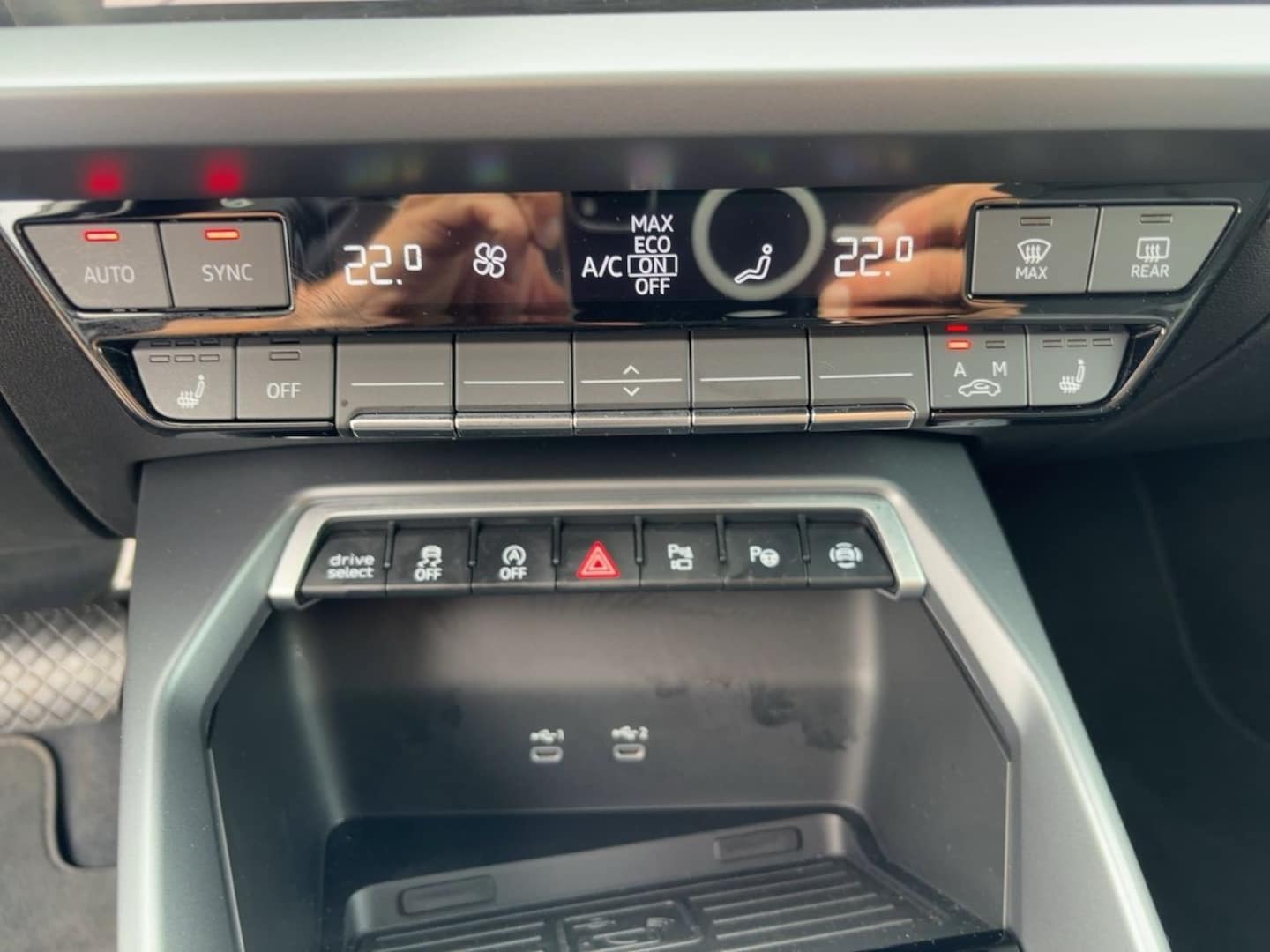 Bild über Audi A3 allstreet TFSI quattro S tronic - für weitere Informationen kontaktieren Sie den Audi Partner