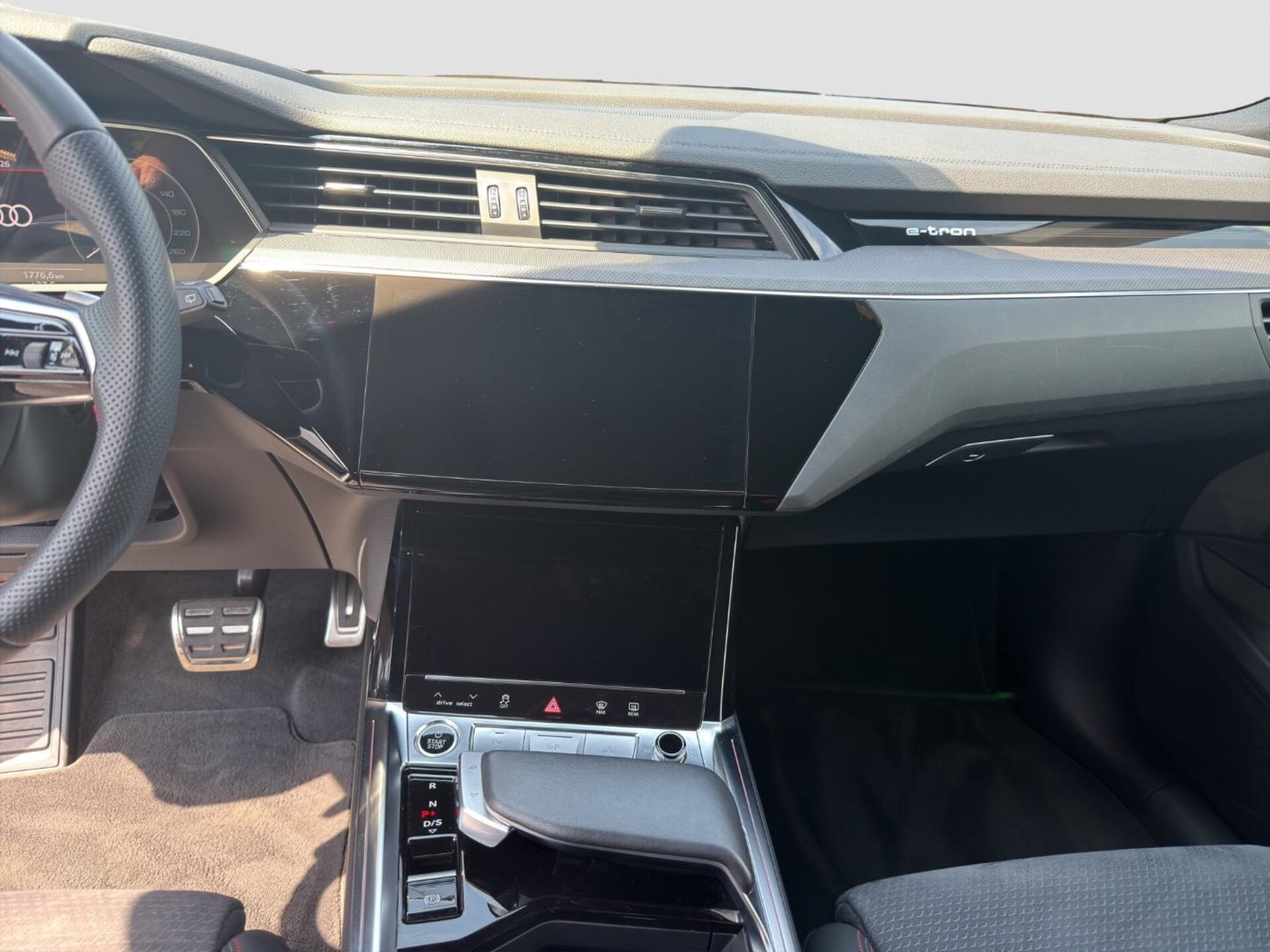 Audi Q8 e-tron S line