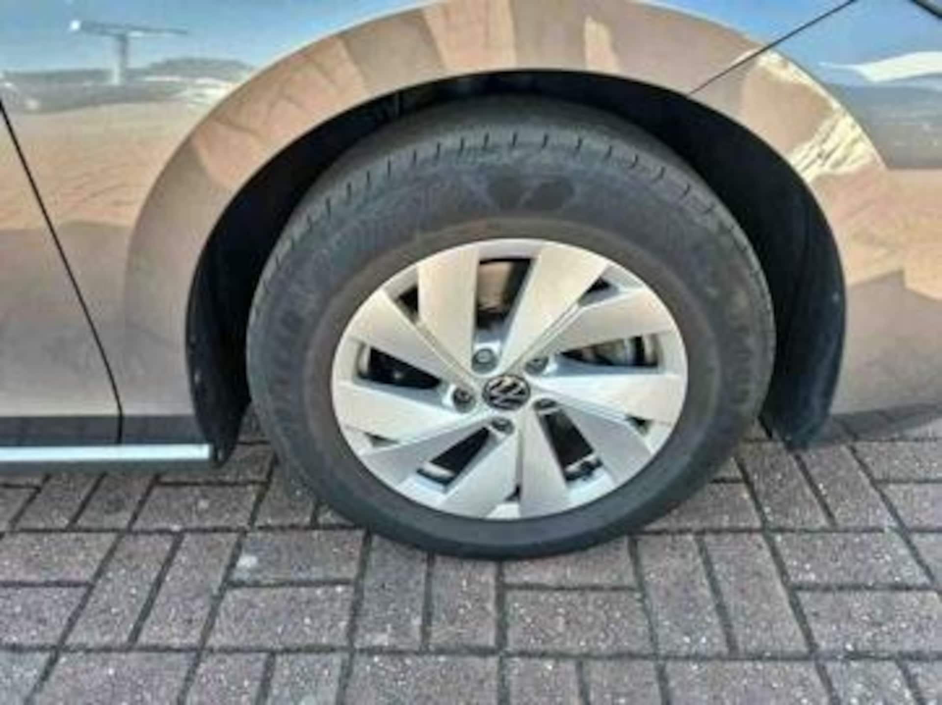 Volkswagen Passat Basis-Modell
