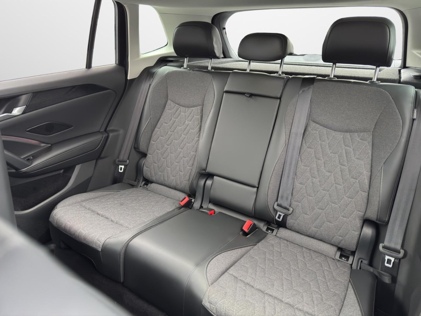 Volkswagen Tiguan – Bild 11
