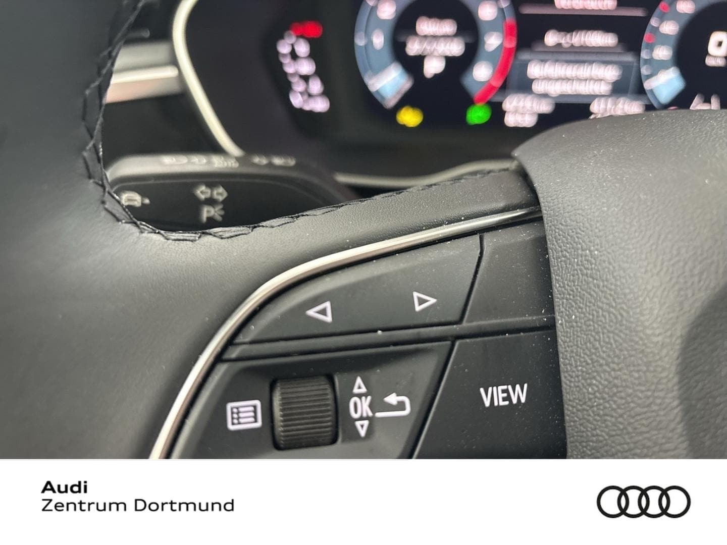 Bild über Audi Q3 TFSI quattro 180 kW S tronic - für weitere Informationen kontaktieren Sie den Audi Partner