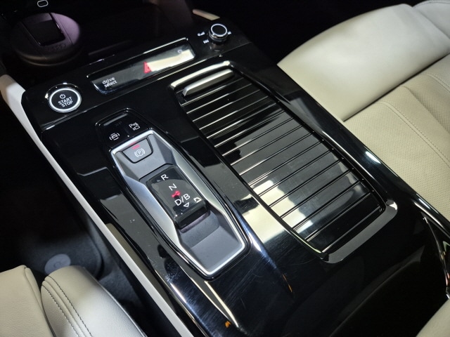 Audi e-tron performance Advanced 270, 00 kW 10