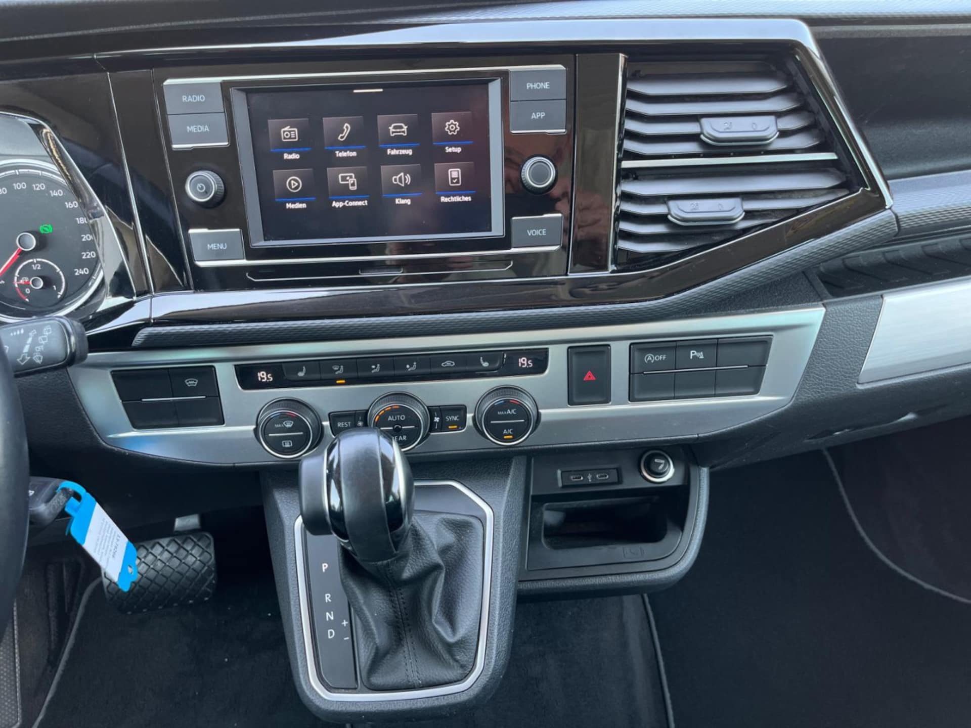 Volkswagen T6.1 California Beach