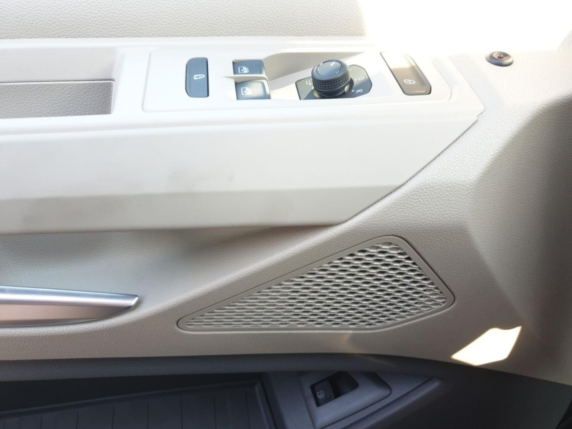 Volkswagen Multivan Langversion Basis-Modell