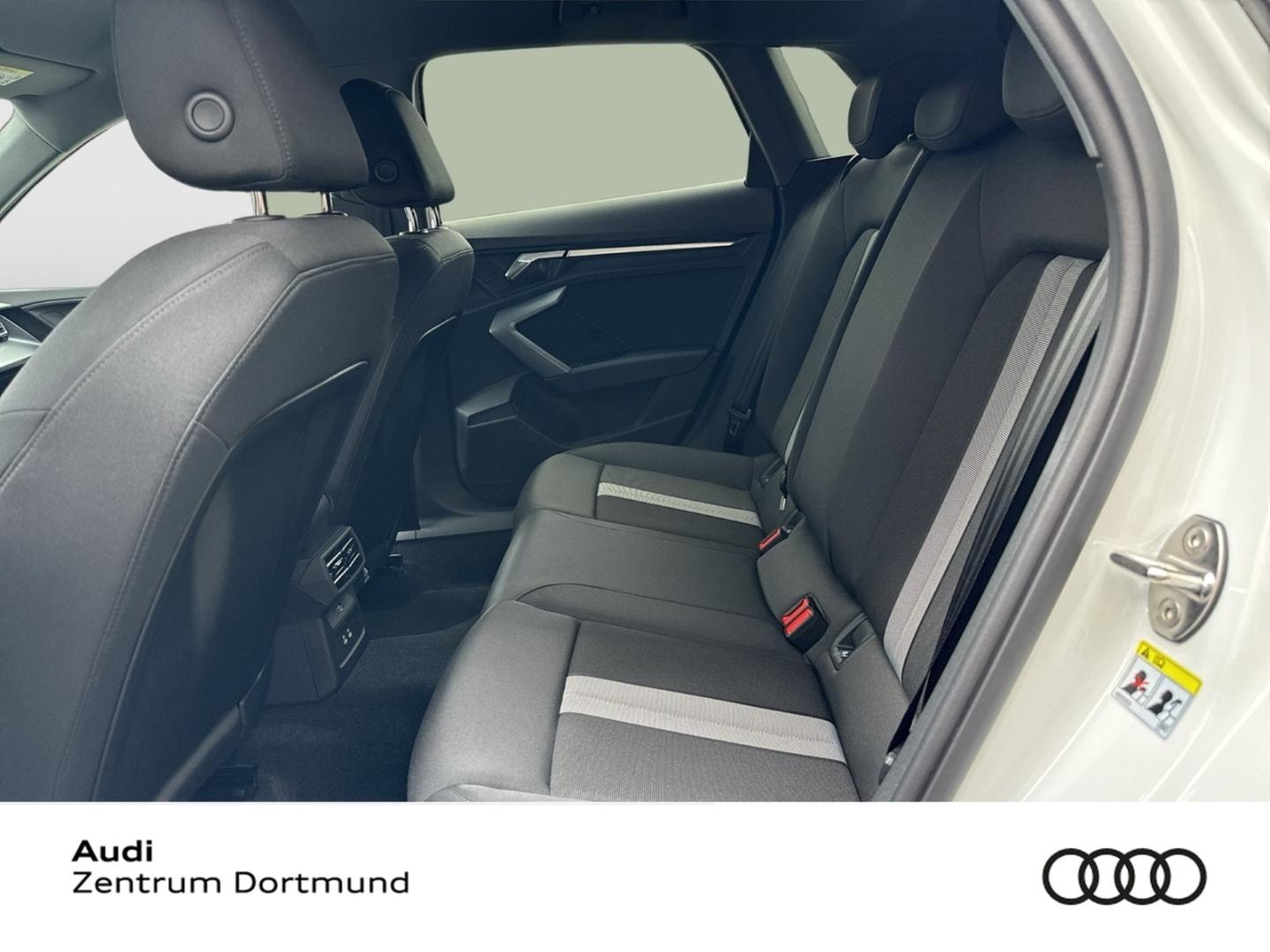Bild über Audi A3 Sportback TDI Schaltgetriebe - für weitere Informationen kontaktieren Sie den Audi Partner