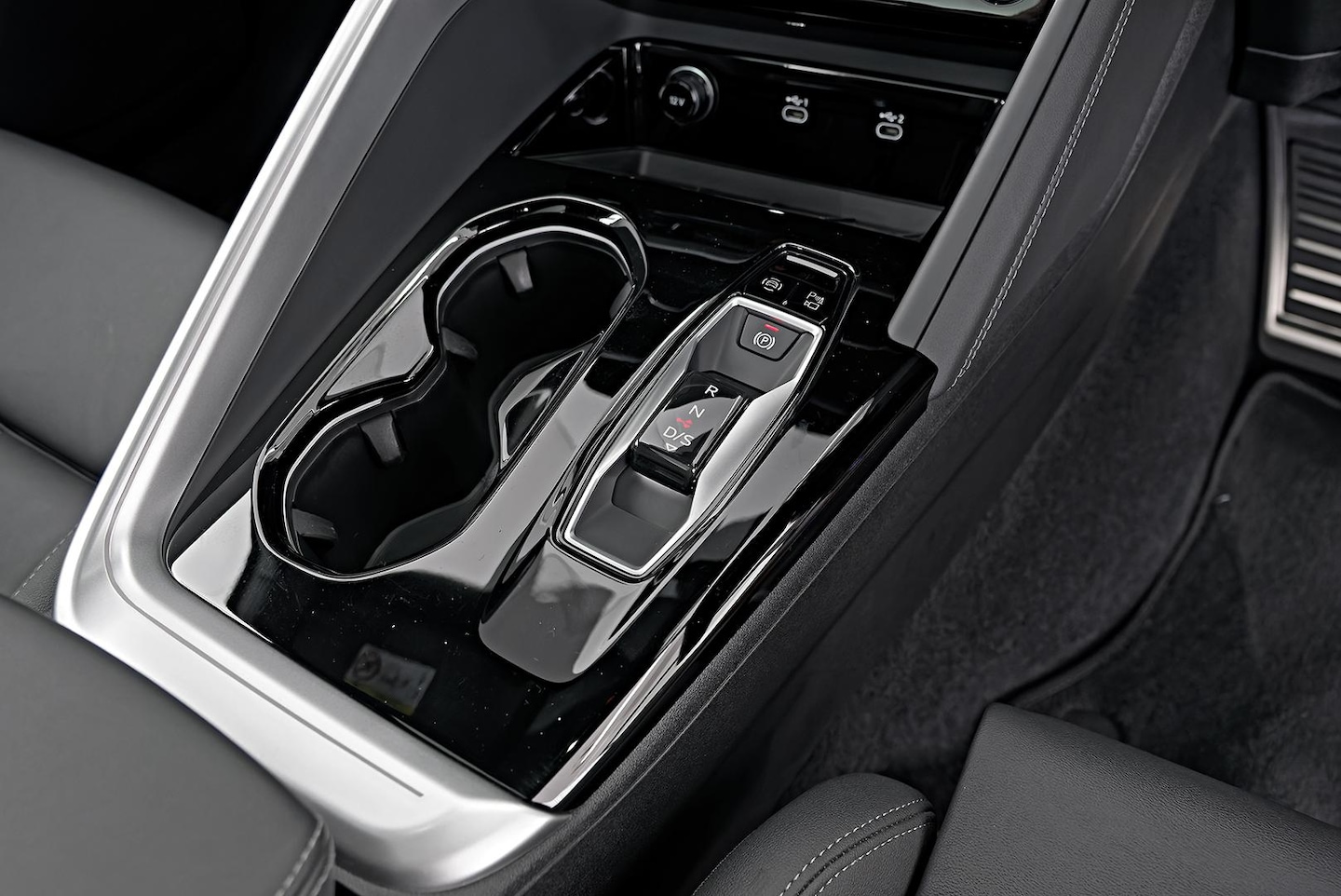 Image about Audi Q5 SUV TDI quattro 150 kW sport