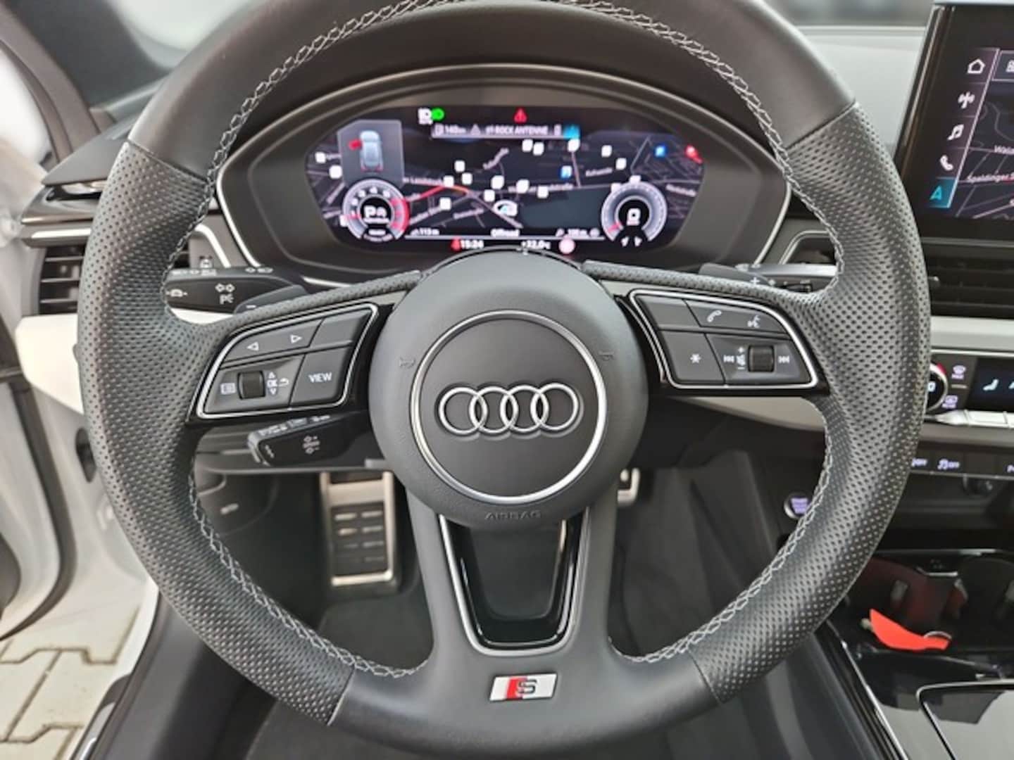 Bild über Audi A4 Avant S line 40 TFSI quattro S tronic - für weitere Informationen kontaktieren Sie den Audi Partner