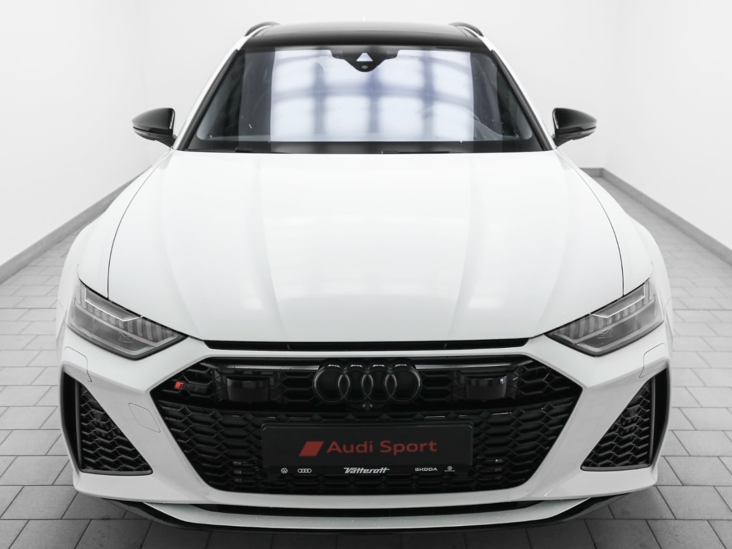 Bild über Audi RS 6 Avant performance quattro tiptronic - für weitere Informationen kontaktieren Sie den Audi Partner