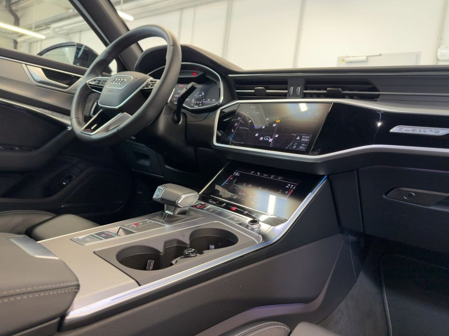 Bild über Audi S6 Avant TDI quattro tiptronic - für weitere Informationen kontaktieren Sie den Audi Partner
