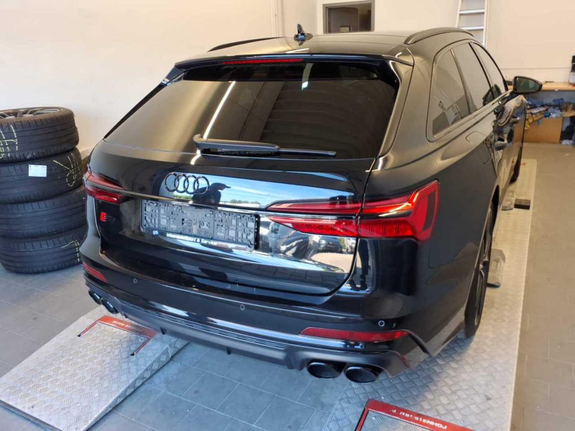 Audi S6 Avant