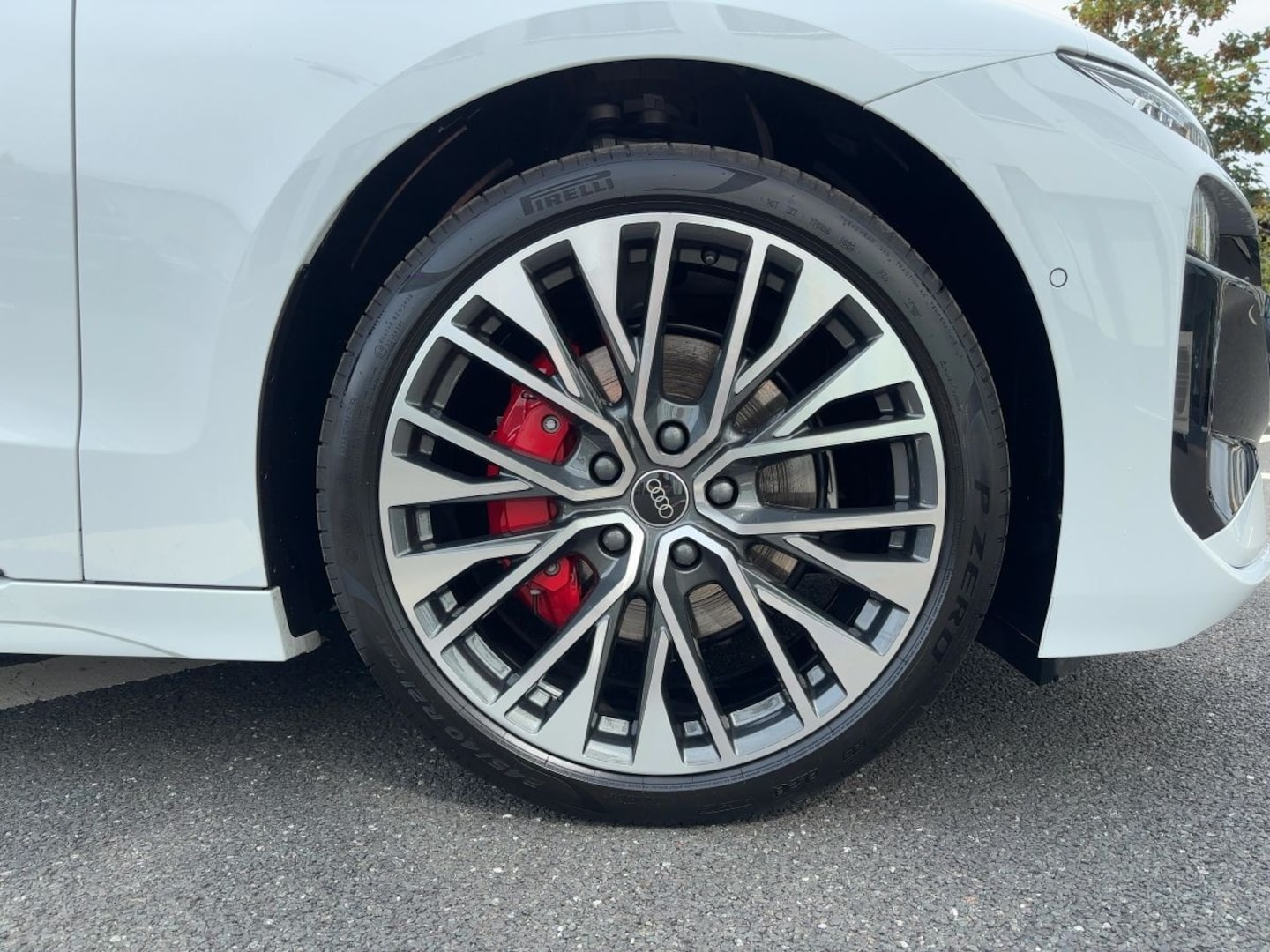 Bild über Audi A6 Avant e-tron e-tron quattro - für weitere Informationen kontaktieren Sie den Audi Partner