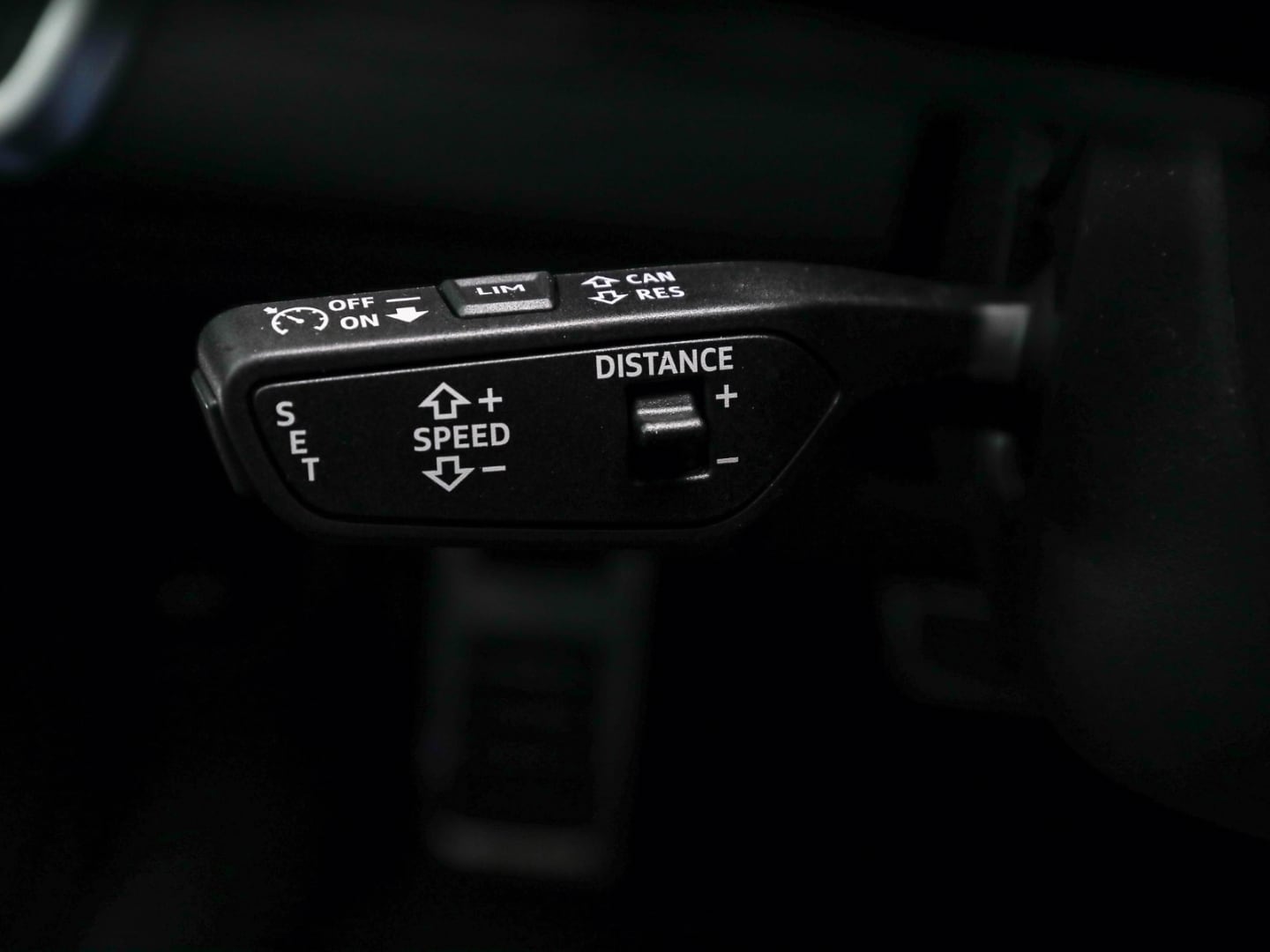 Bild über Audi RS 6 Avant performance quattro tiptronic - für weitere Informationen kontaktieren Sie den Audi Partner