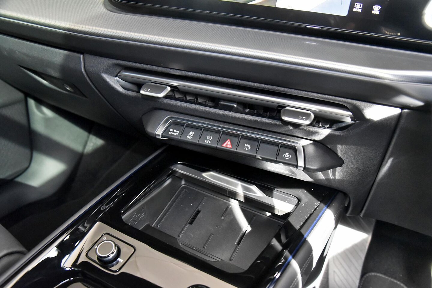 Image about Audi Q3 SUV TFSI quattro 195 kW