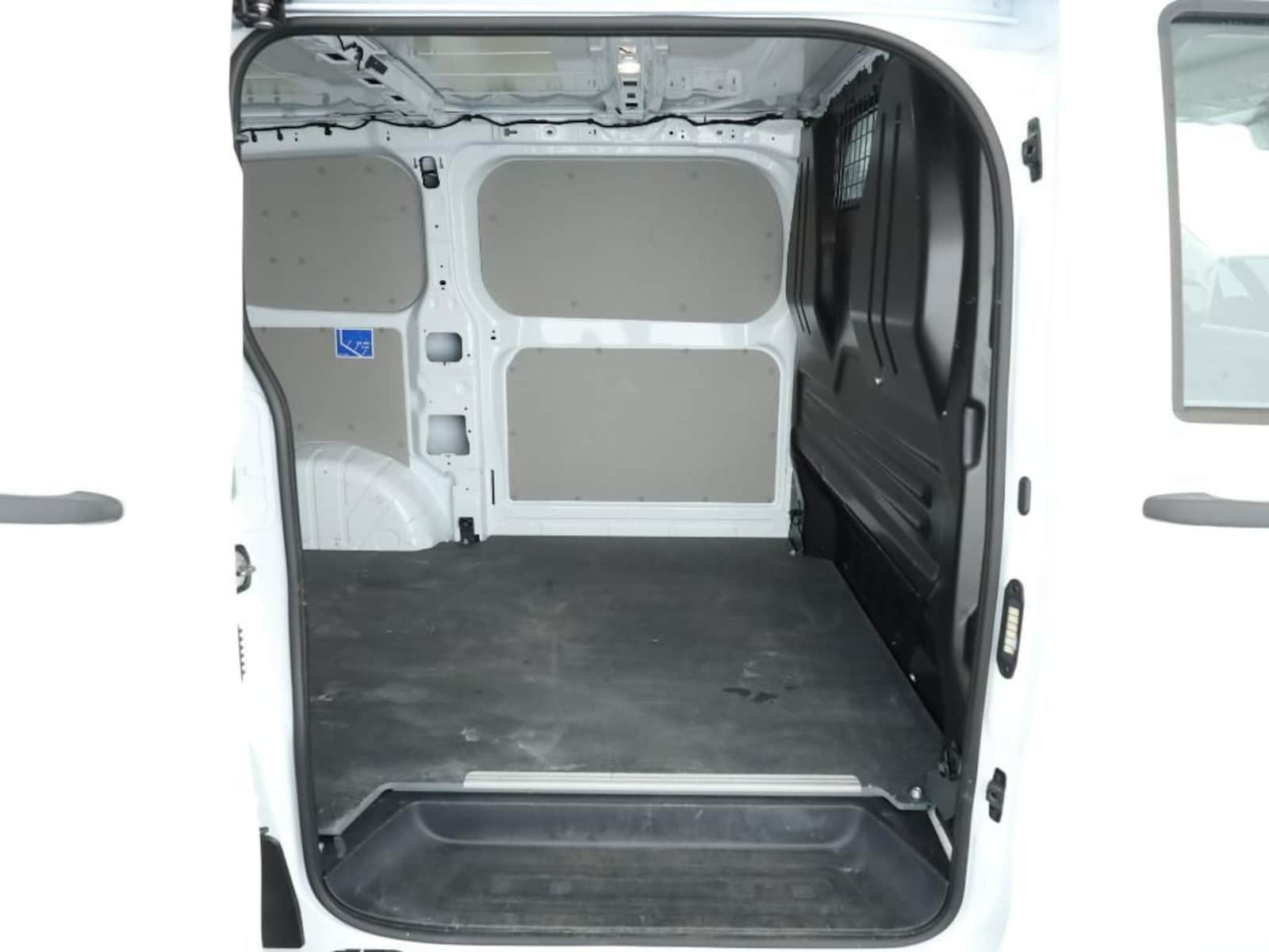 Volkswagen Transporter Kasten kurzer Radstand – Bild 7