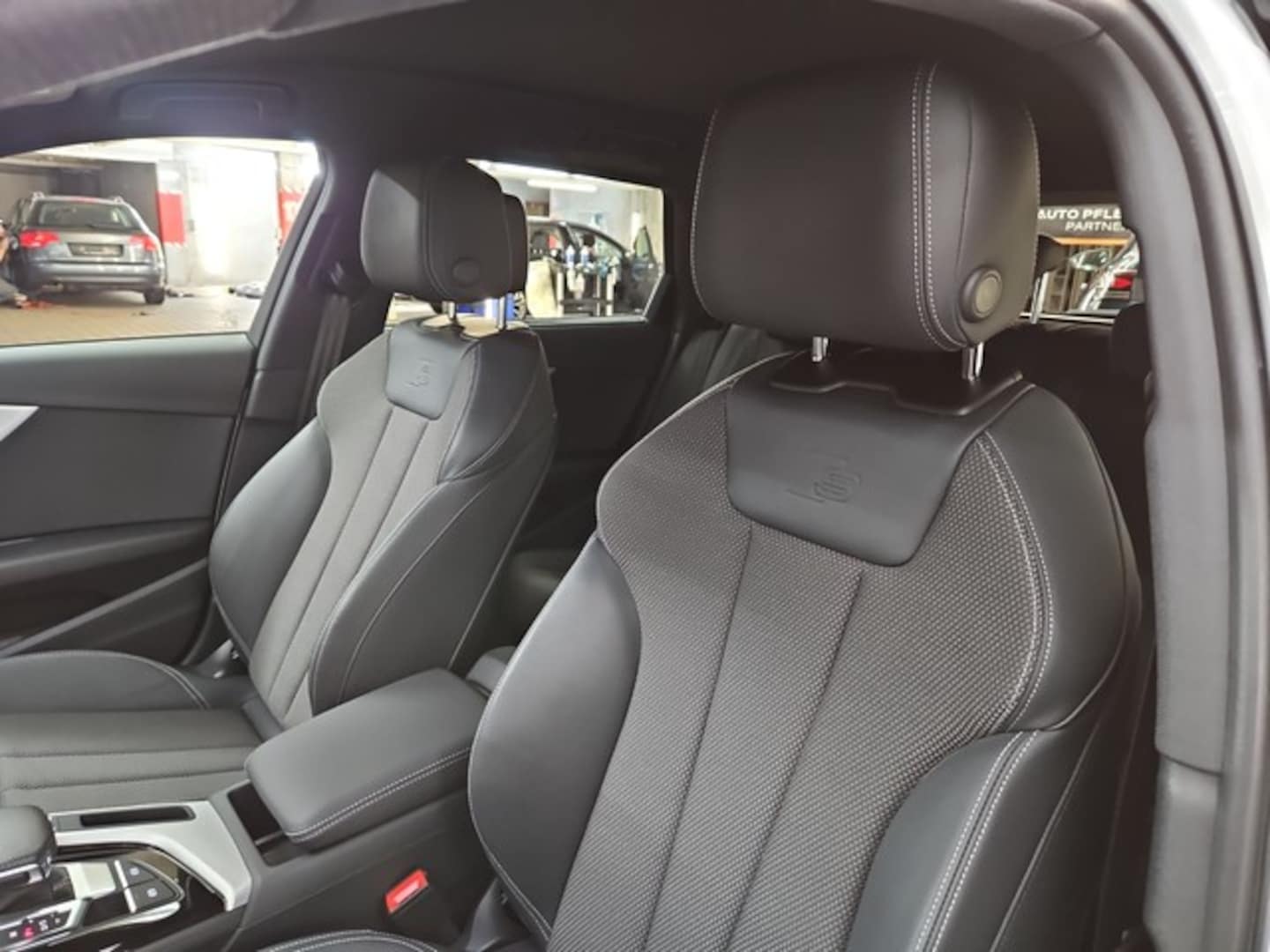 Bild über Audi A4 Avant S line 40 TFSI quattro S tronic - für weitere Informationen kontaktieren Sie den Audi Partner