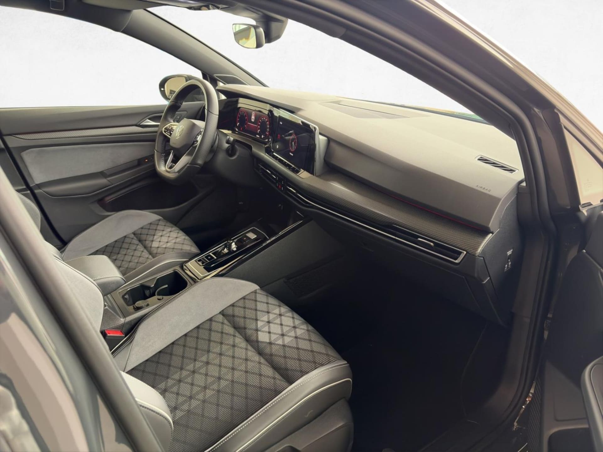 Volkswagen Golf R-Line