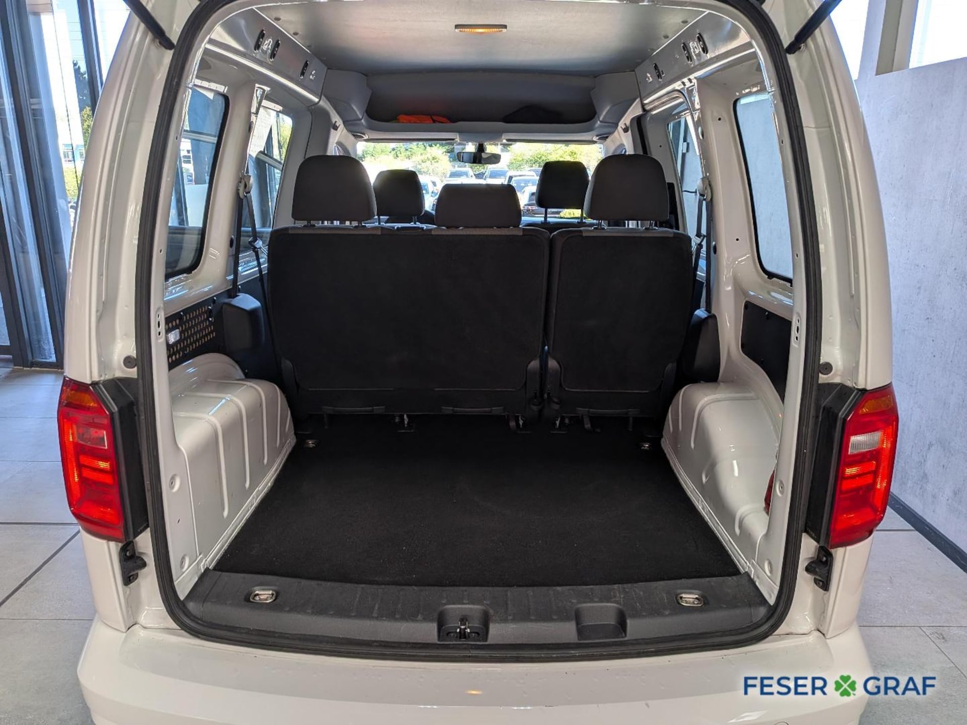 Volkswagen Caddy Kombi Basis-Modell