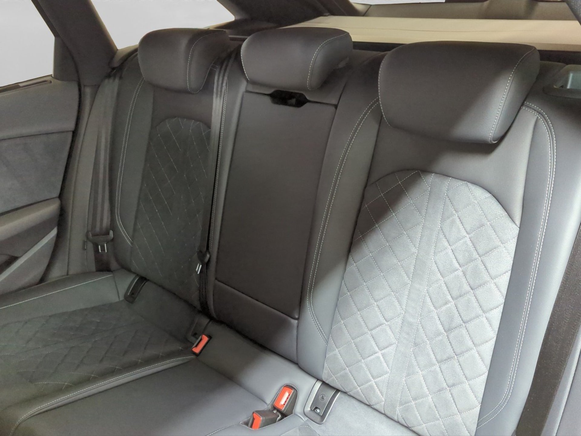 Audi A4 Avant S line