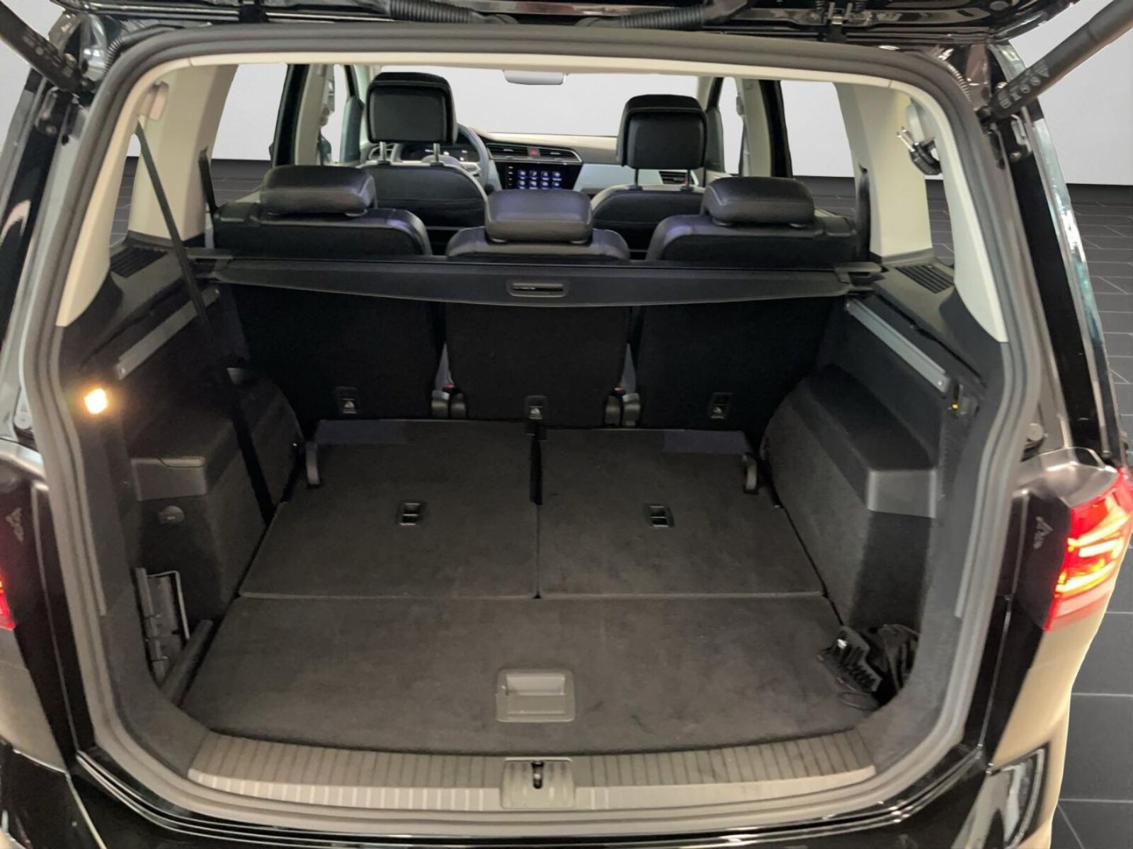 Volkswagen Touran – Bild 15