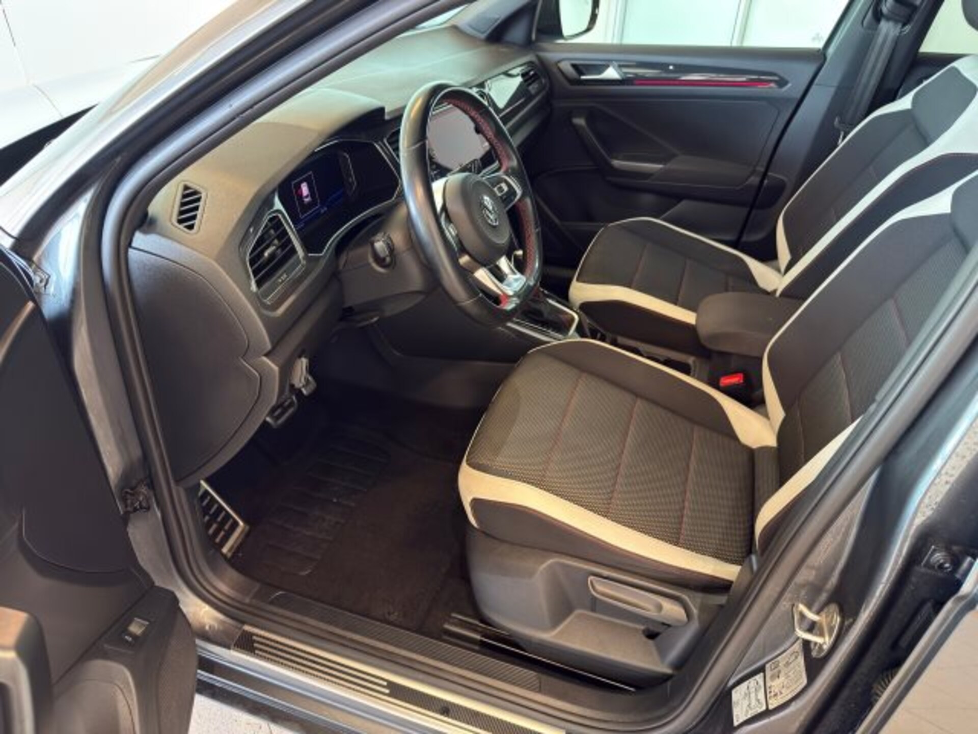 Volkswagen T-Roc Sport