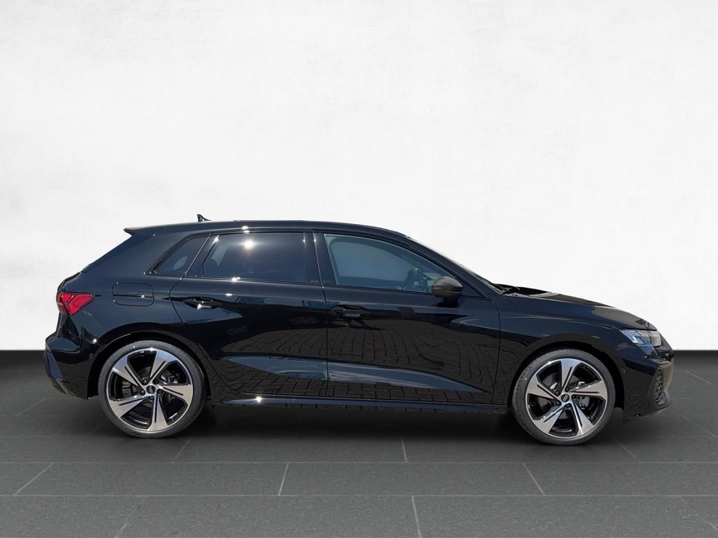 Bild über Audi A3 Sportback S line 35 TFSI S tronic - für weitere Informationen kontaktieren Sie den Audi Partner