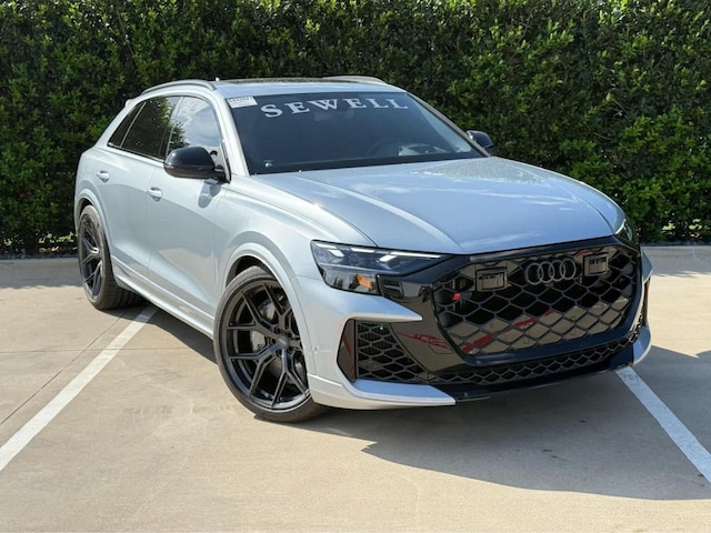 2026 Audi RS Q8 SUV performance