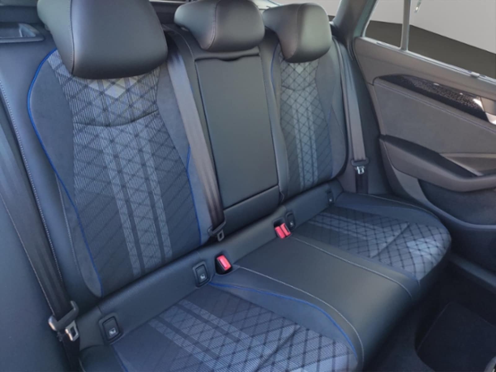 Volkswagen Passat – Bild 15