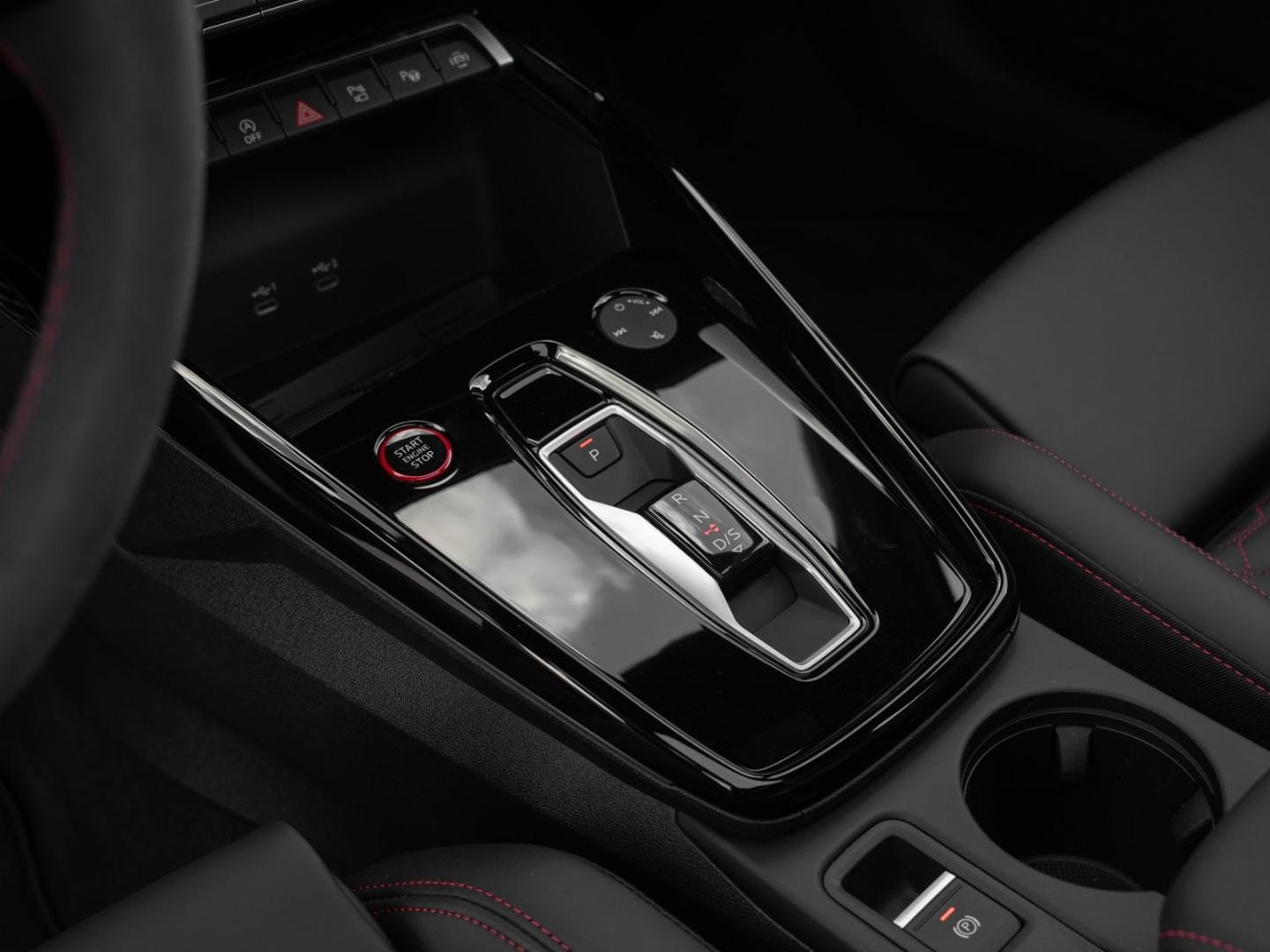 Bild über Audi RS 3 Limousine TFSI quattro 294 kW S tronic - für weitere Informationen kontaktieren Sie den Audi Partner