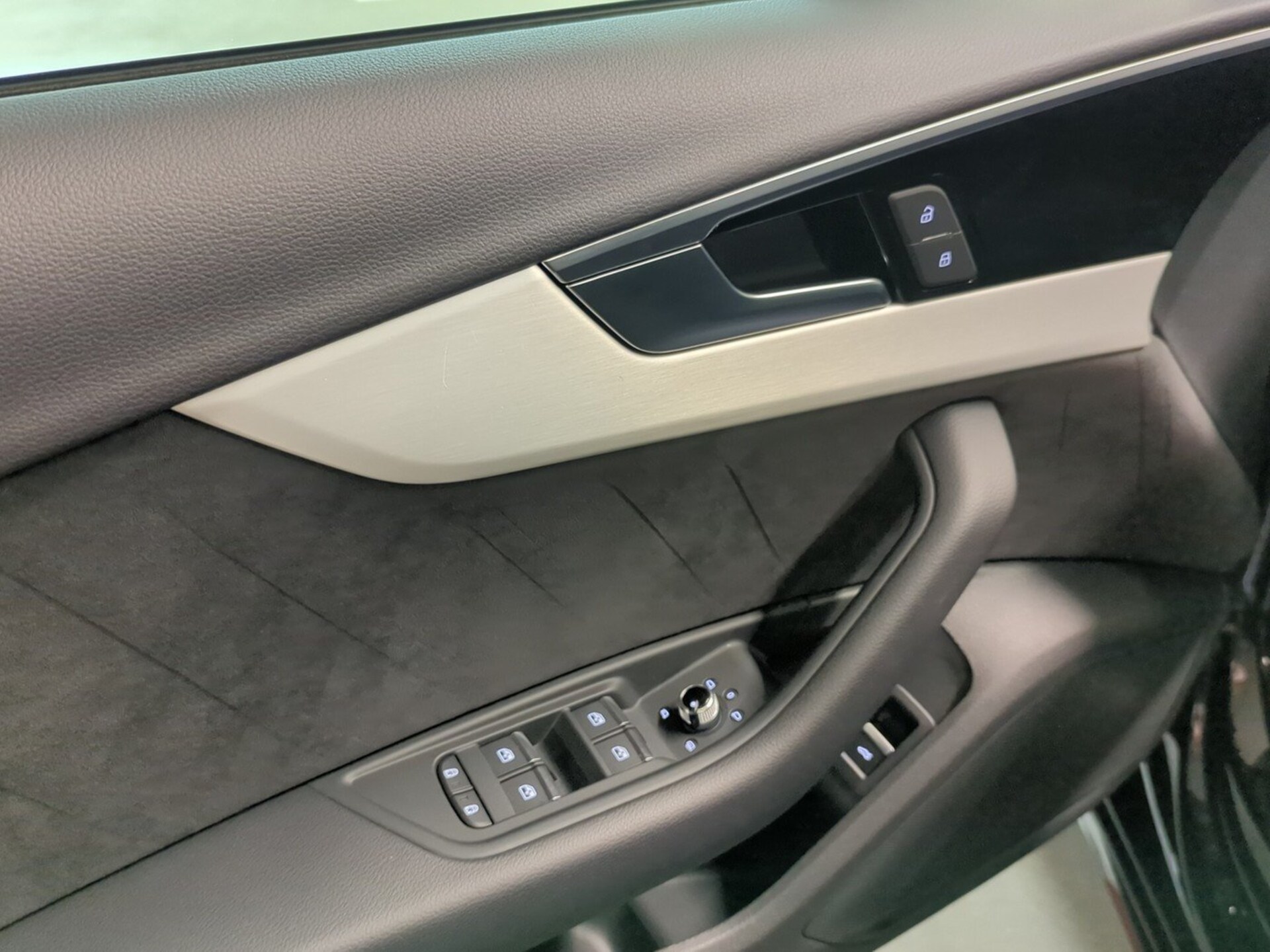 Audi A4 Avant S line
