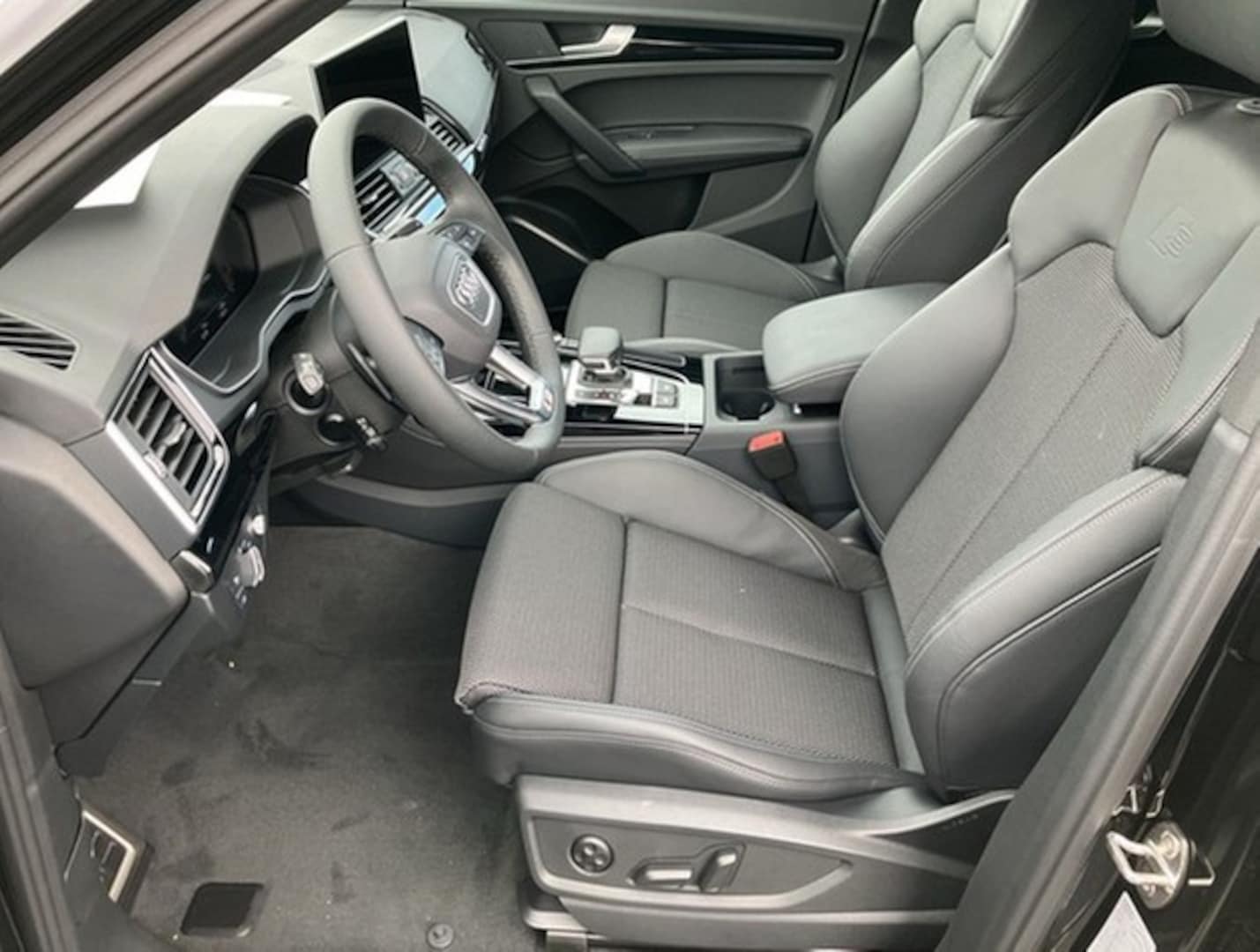Bild über Audi Q5 Sportback 40 TDI quattro S tronic - für weitere Informationen kontaktieren Sie den Audi Partner