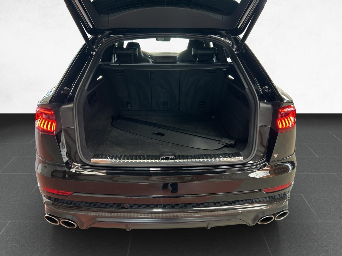 Image about Audi SQ8 TFSI quattro tiptronic