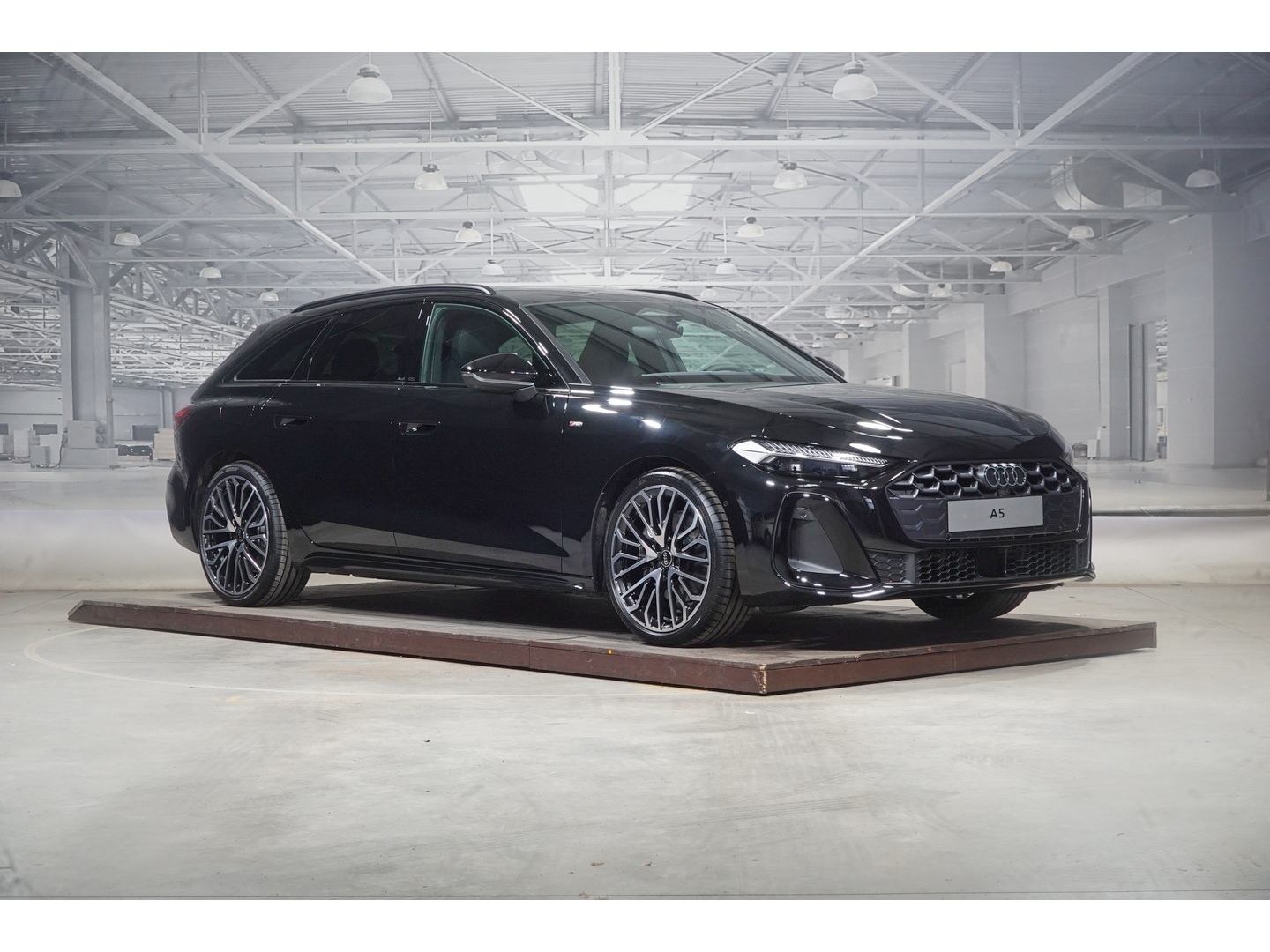 Bild über Audi A5 Avant TDI quattro 150 kW S tronic - für weitere Informationen kontaktieren Sie den Audi Partner