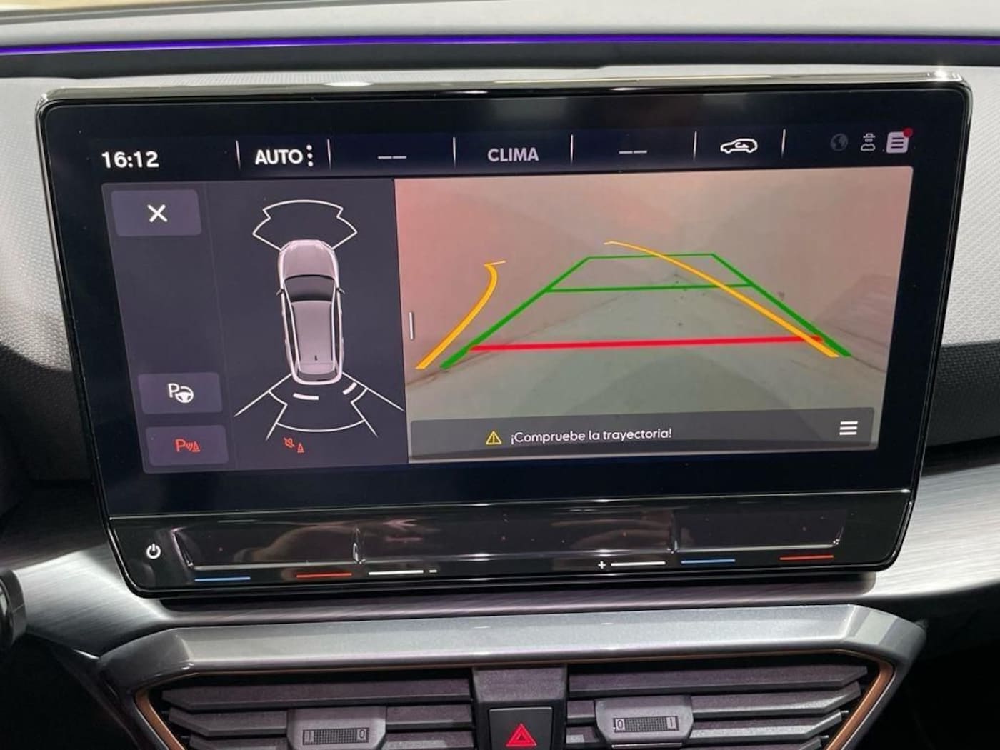 CUPRA Leon Sportstourer 1.5 eTSI DSG 110 kW (150 CV) — photo 21