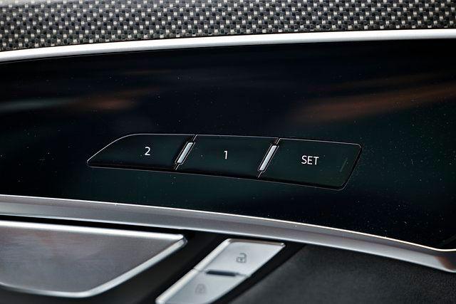 2025 Audi S8 Base - Photo 16