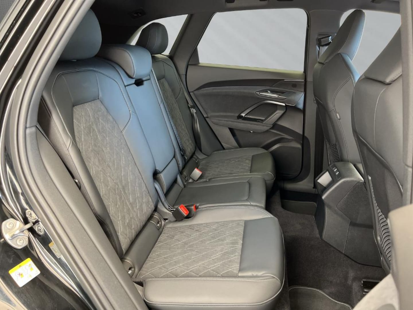 Bild über Audi Q5 SUV TFSI quattro 150 kW S tronic - für weitere Informationen kontaktieren Sie den Audi Partner