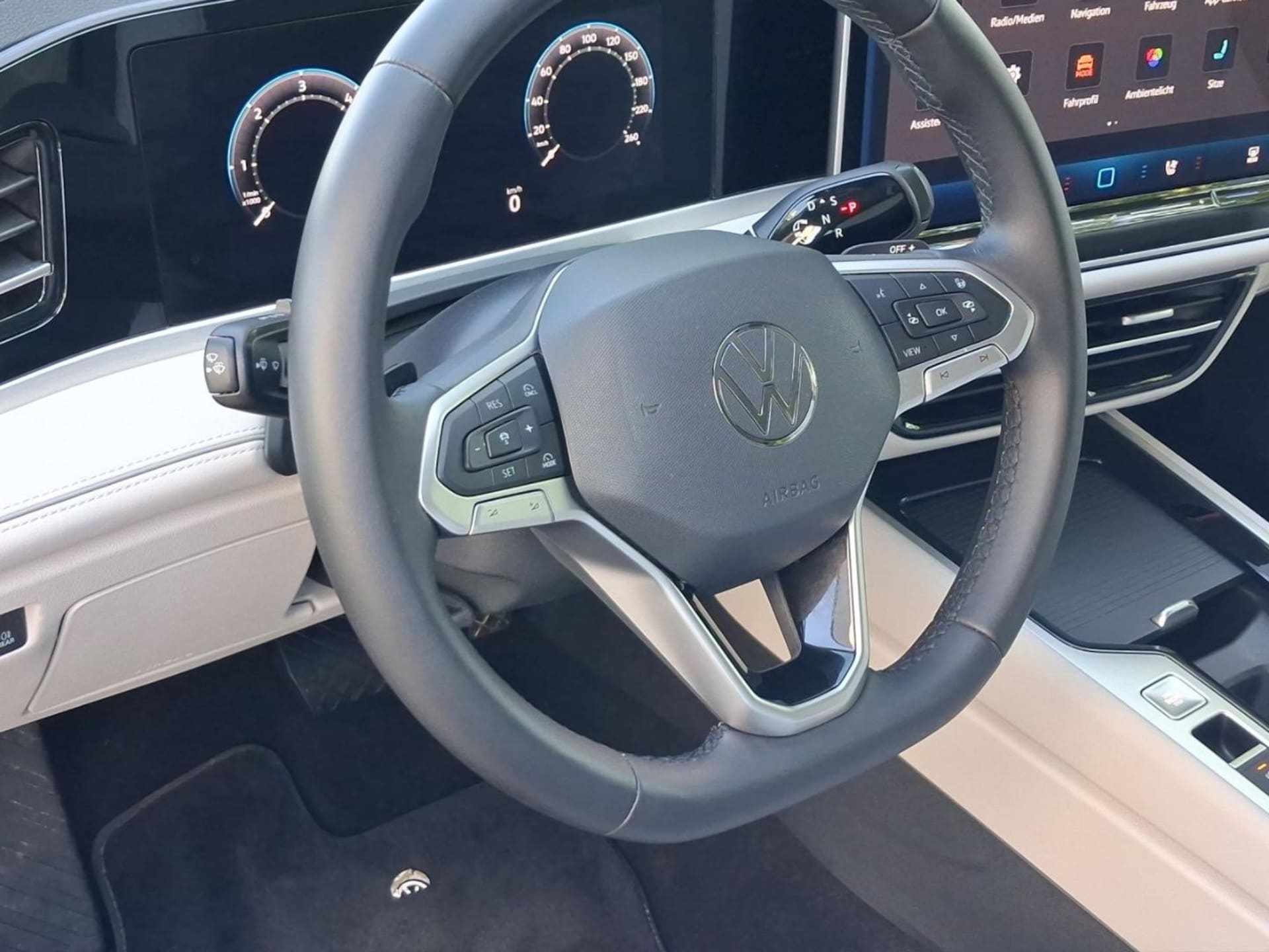 Volkswagen Passat Elegance