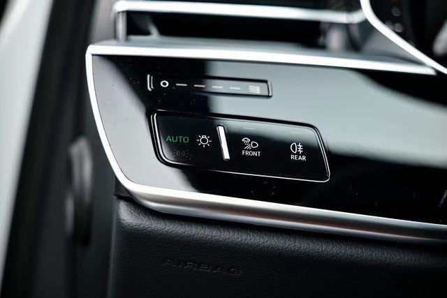 2025 Audi S8 Base - Photo 19