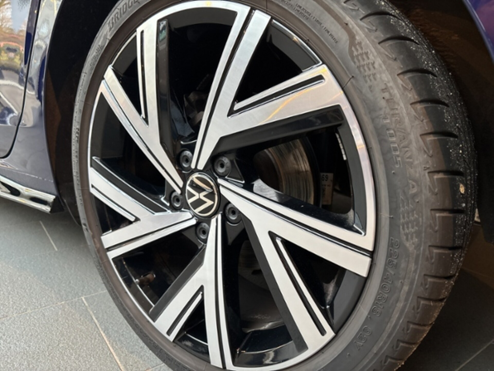 Volkswagen Golf R-Line