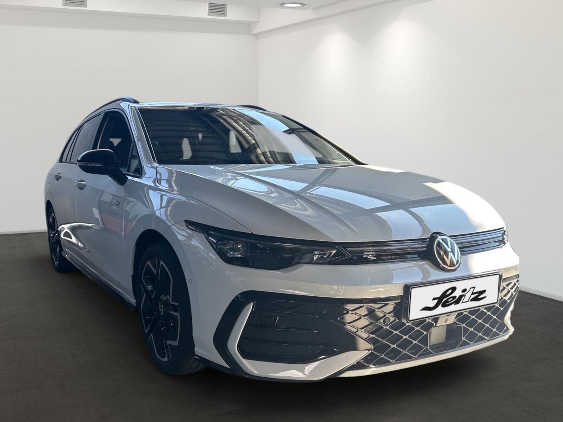 Volkswagen Golf Variant R-Line