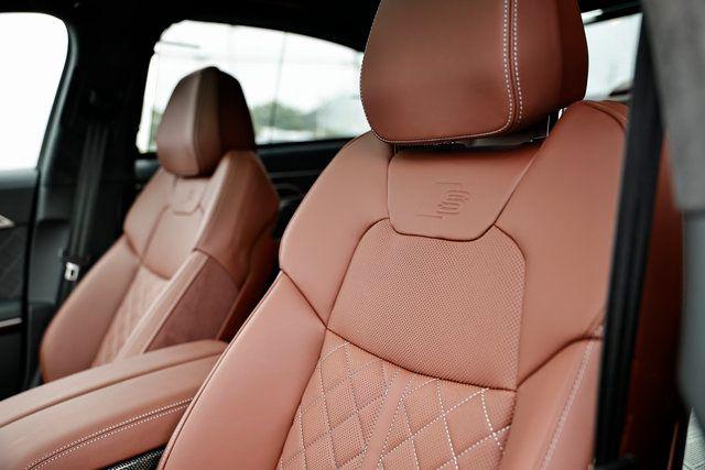 2025 Audi S8 Base - Photo 23